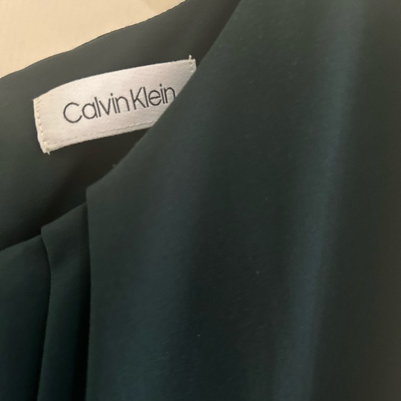 3 for $20 CALVIN KLEIN TOP - Picture 2 of 3